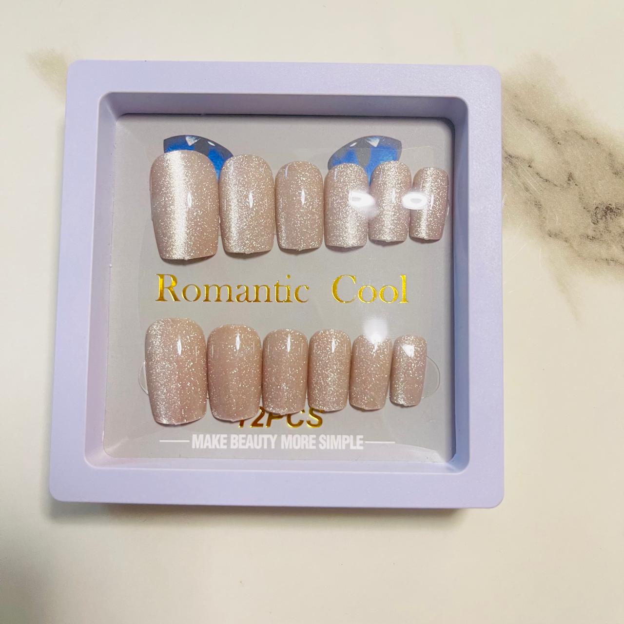Romantic Cool Press-On Nail Set – 12 PCS