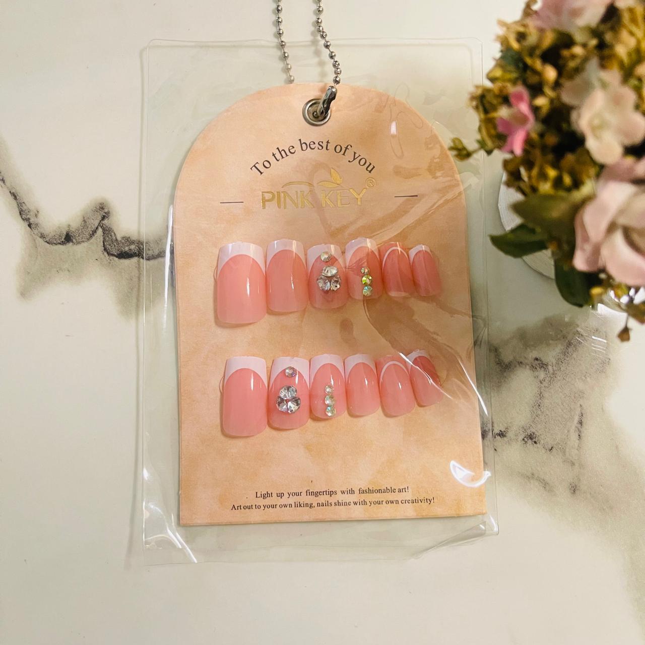 Pink Key Nail Set – 12 Nails