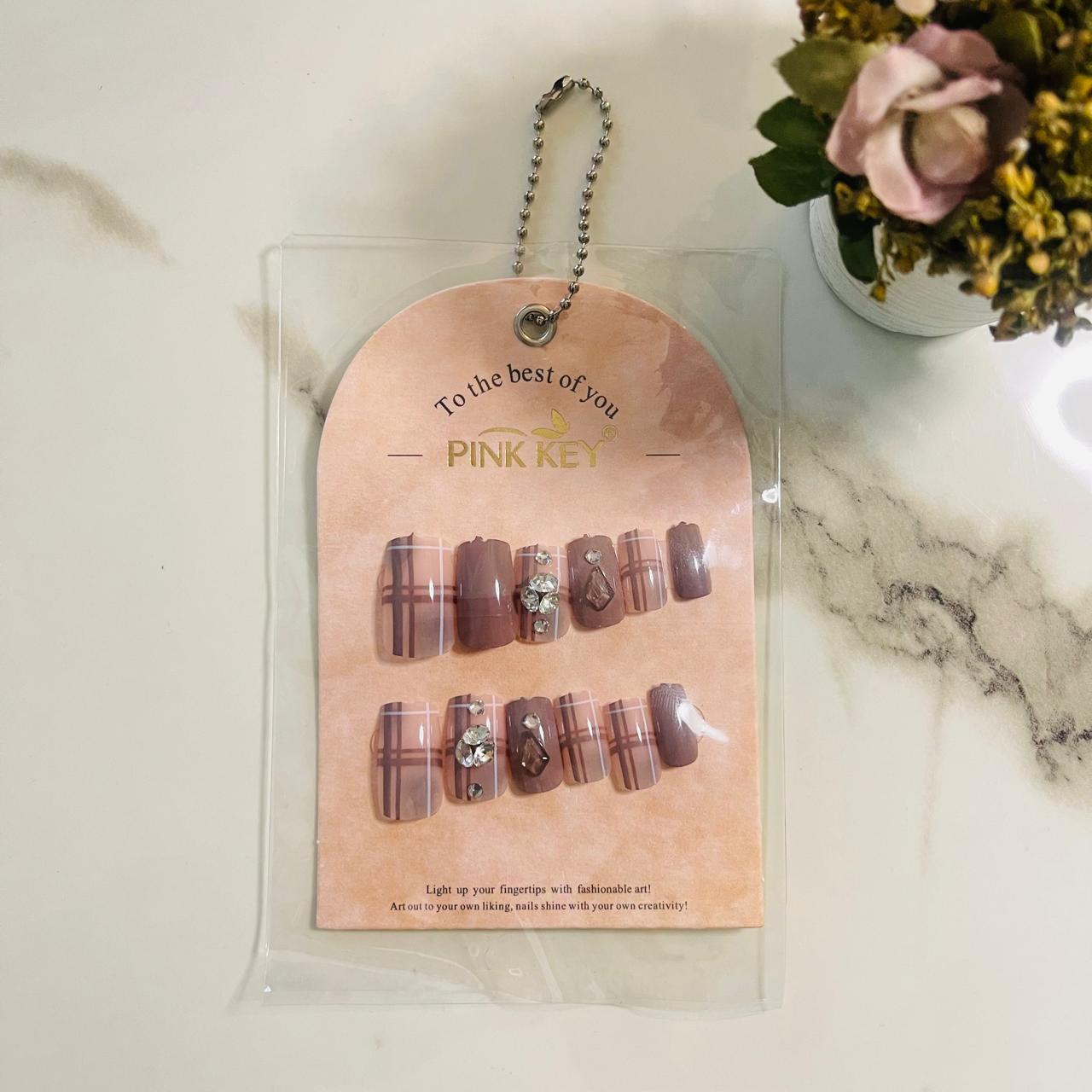 Pink Key Nail Set – 12 Nails